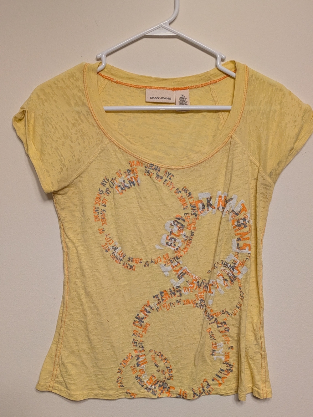 Dkny Yellow Short-Sleeve Scoop Neck Tee with Circular Graphic